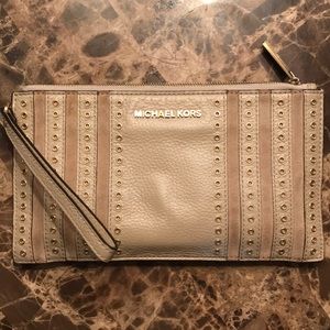 MK clutch